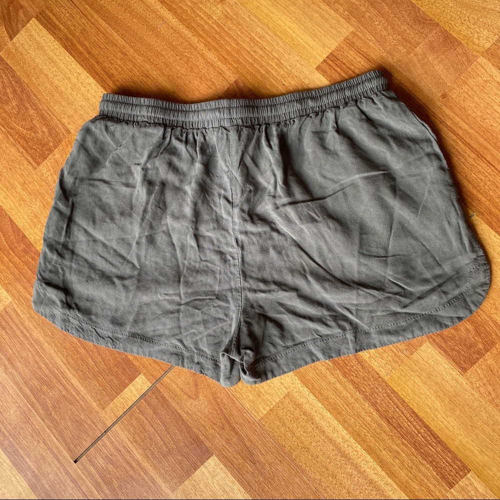 SHORTS - Picture 6 of 6